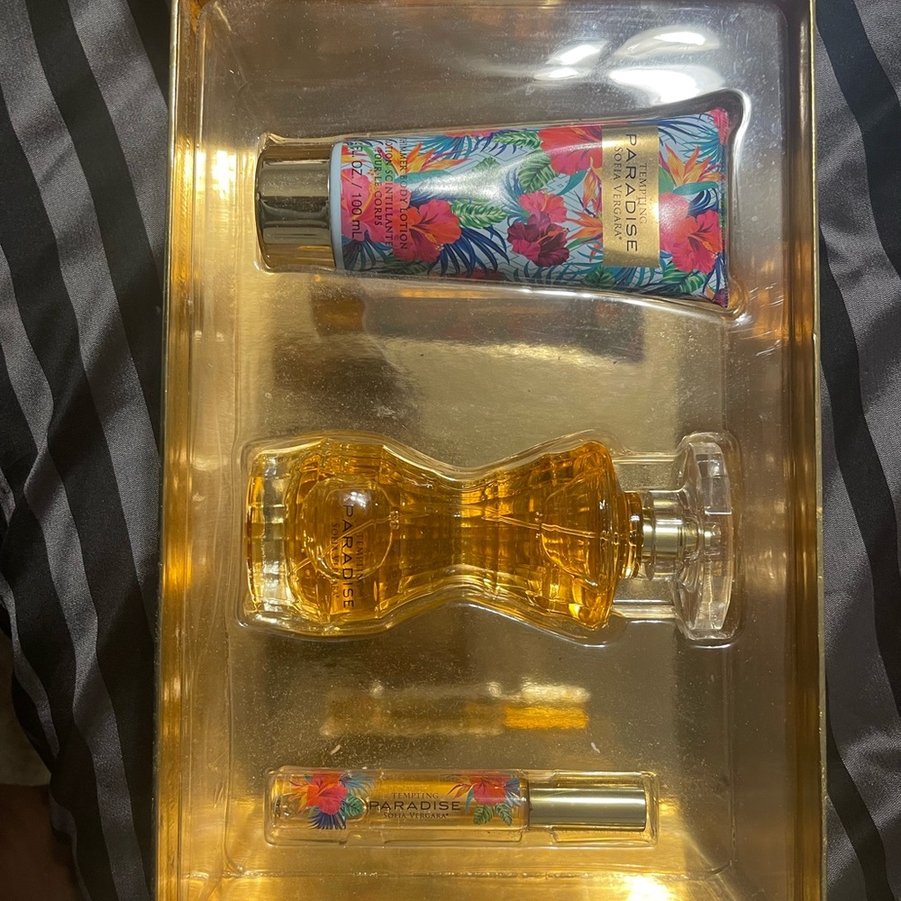 Perfume set - Picture 2 of 2
